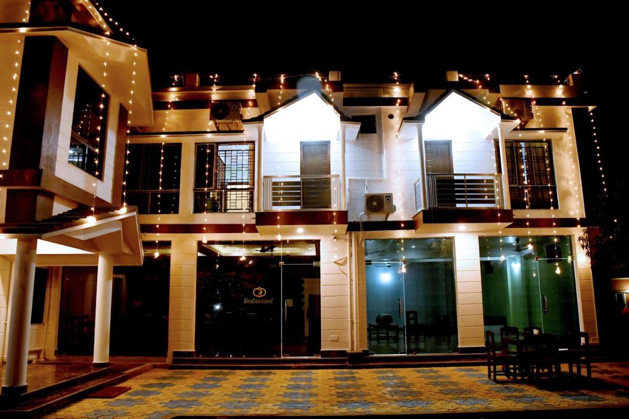 Hotel Aayes And Resort Shānti Niketan Exterior photo